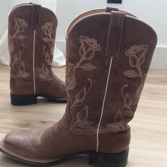 Brand new only worn once boots. - Picture 2 of 5